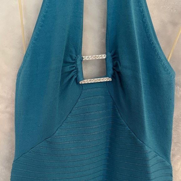 Cache Halter Top - Picture 2 of 4